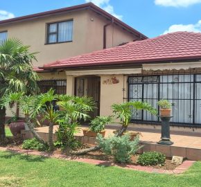 Elegant Smart Home for Sale in Roseacre
