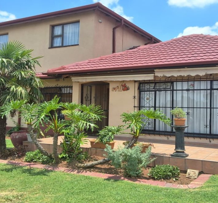 Elegant Smart Home for Sale in Roseacre