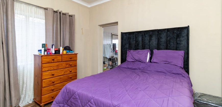 House for sale in Symhurst
