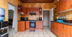 House for sale in Symhurst